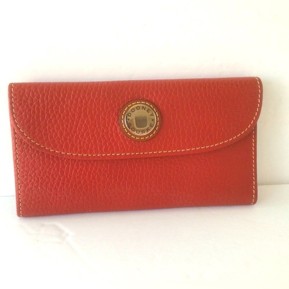 Dooney & Bourke NWOT Cambridge Red Pebble Leather Continental Wallet - Picture 1 of 6